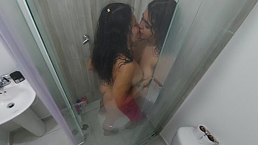 Mi Vecina Acepta Tener Sexo En La Ducha