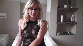 Student Aneta Anal in a Bath