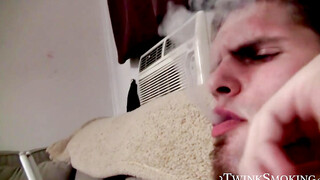 Straight buddies Welsey Kincaid and Nolan were having fun in a smoke sucking session