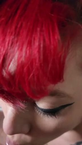 Thirsty Goth bimbo guzzles entire piss load non-stop