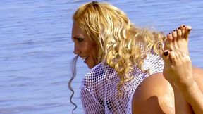 beautiful babe get all fuck holes penetrated by her photographer on the beach