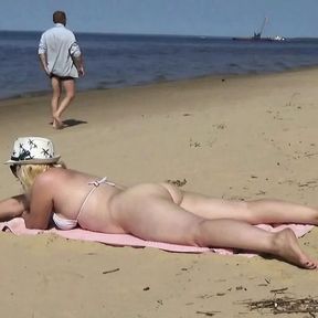 Acquaintance  a milf- beach blowjob