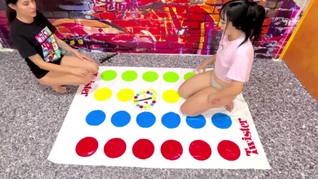 mira mi sexy ropa inteior en el juego !