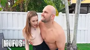 Venus Vixen In Sucks Jmacs Huge Cock Outdoors, Then Moves Inside The House To Take A Ride