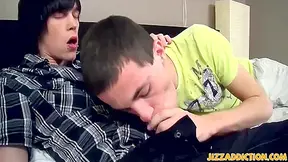Emo Gay Wanks Off While Anally Penetrated By Thin Lover