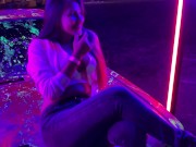 Mostrando las tetas en publico
