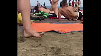 Foda na praia de nudismo gay