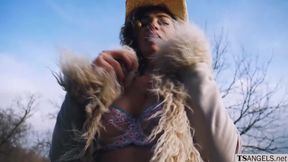 Slutty TS babe Emma Vai gets ass fucked by Mad Bundy