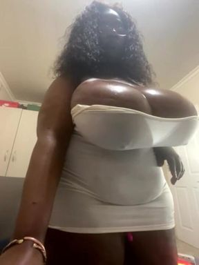 Black BBW Moaning Fetish & Titsplay