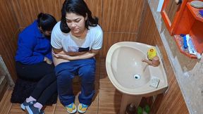 She became addicted to my farts - She looked for me in the bathroom