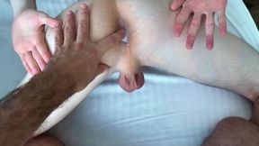 Подрочил на сводного брата и вставил ему большой член в очко