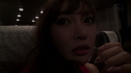 Kirara Asuka , who was dispatched to a night bus, Seduced a real amateur in a situation where she couldnt make a sound and even had silent slow piston sex with him.