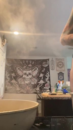 73 Giantess Cooks in Tiny Kitchen