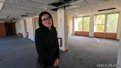 Cheating Real Estate Agent's Anal Encounter with Fake Clients!