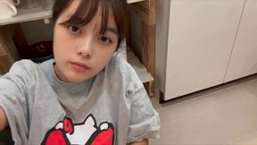 彼氏のおちんちん挿れたいけど居ないから1人でしょうがなくオナニーでイク女子大生