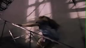 Gloria trevi con el co&ntilde_o cerrado