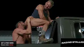 Midnight Outdoor Romp Fest For Horny Mechanics