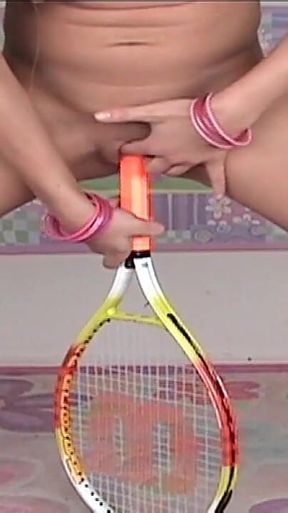 Watch Me Penetrate My Teen Pussy and Masturbate Live
