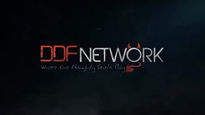 Little Miss Sunshine: Hot Milf'_s Leg Fetish Fun in The Garden!