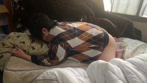 Gay Asian student’s messy futon cum explosion close up kinky solo action