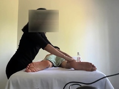 Amateur Handjob massage with oil