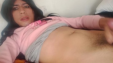 Acostada en esta pocision lista dando leche