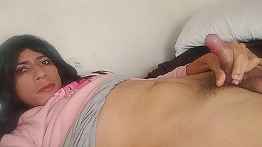 Acostada en esta pocision lista dando leche