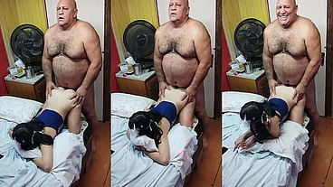 BRANQUINHA SAFADA GOSTA DO VEIOOOOO QUER SER PENETRADA ATE O FIM