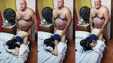 BRANQUINHA SAFADA GOSTA DO VEIOOOOO QUER SER PENETRADA ATE O FIM