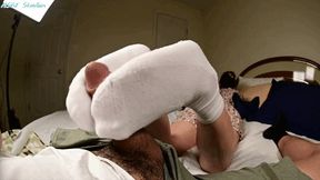 Filipino MILF Sock Hop quicky! Sockjob and footjob! High cum blast! - MP4