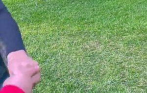 Encuentro una desconocida de rostro hermoso en la calle y me da una mamada con cabalgada de verga a