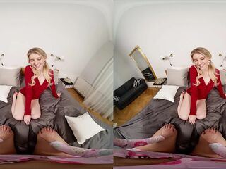 Pillow Fight with Melody Marks Ends in Lesbo Sex