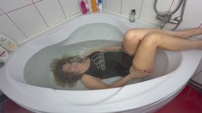 Train with me to hold your breath underwater