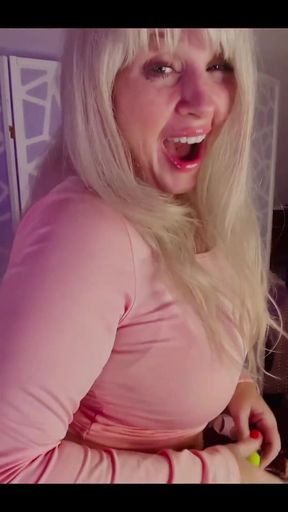 Gentle and Sensual MILF Dommy Rose