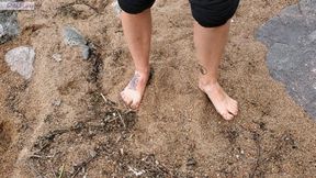 My Sexy Feet On The Beach HD MP4