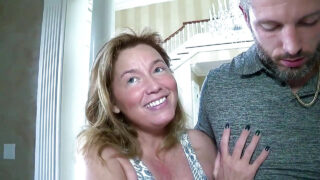 Trío, facial &#8211; La gitana Leigh con un gran culo y un piercing en el culo follada por Mike Mancini