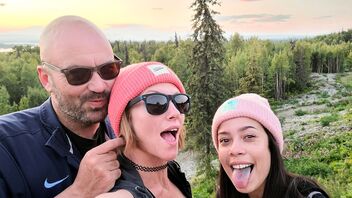 Lana Mars, AK Gingersnaps in Poly Family Life: Alaska Road Trip - Episode 1