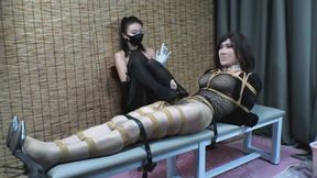 Beautiful women and crossdresser 19:The voluptuous woman on the bench