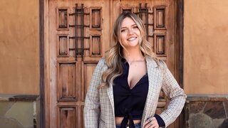 Stacked bitch puts her pussy at risk with a HUGE cock