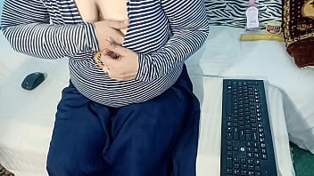 Cheating Wife showing Big ass, Big boobs and Hairy Pussy in three Live Sex desi shows, Husband makes Bbw go Viral