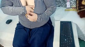 Cheating Wife showing Big ass, Big boobs and Hairy Pussy in three Live Sex desi shows, Husband makes Bbw go Viral