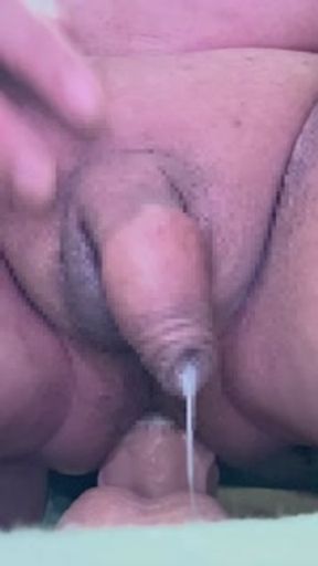 Please look at the dirty ass of a chubby perverted Japanese's morning routine.