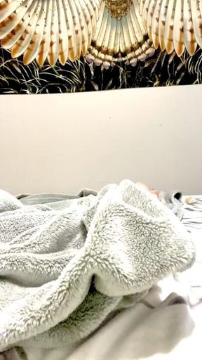 PEEK-A-BOO FEET