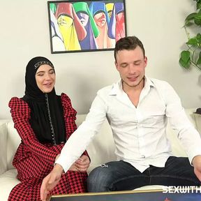 Hot woman in a hijab chose some pictures and some sex