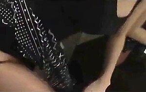 Ein deutsches Paar fickt in der offentlichen Umkleidekabine