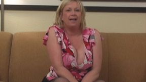 Mature Faith Picks Up A Young College Boy At The Bar And Blows Him In Her Hotel Room! (1st half wmv)