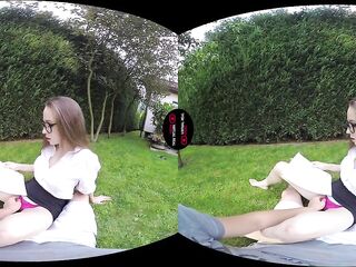 VirtualRealPorn.com - Nerd hotty