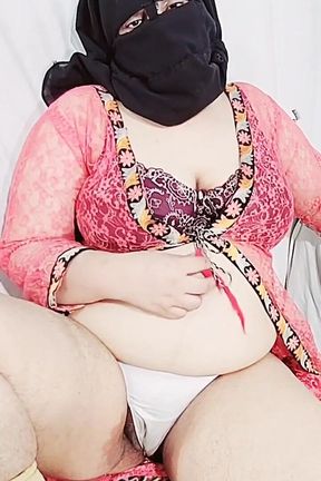 Muslim BBW Moaning Sexy While Fingering Her Juicy Pussy with Spanking on Big Boobs