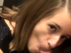 Hot Amateur fickt anal in Umkleide - Gesicht