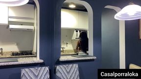 karen oliver se vinga da amiga safada.colocando ela para foder com dois negao enquanto ela coxila: